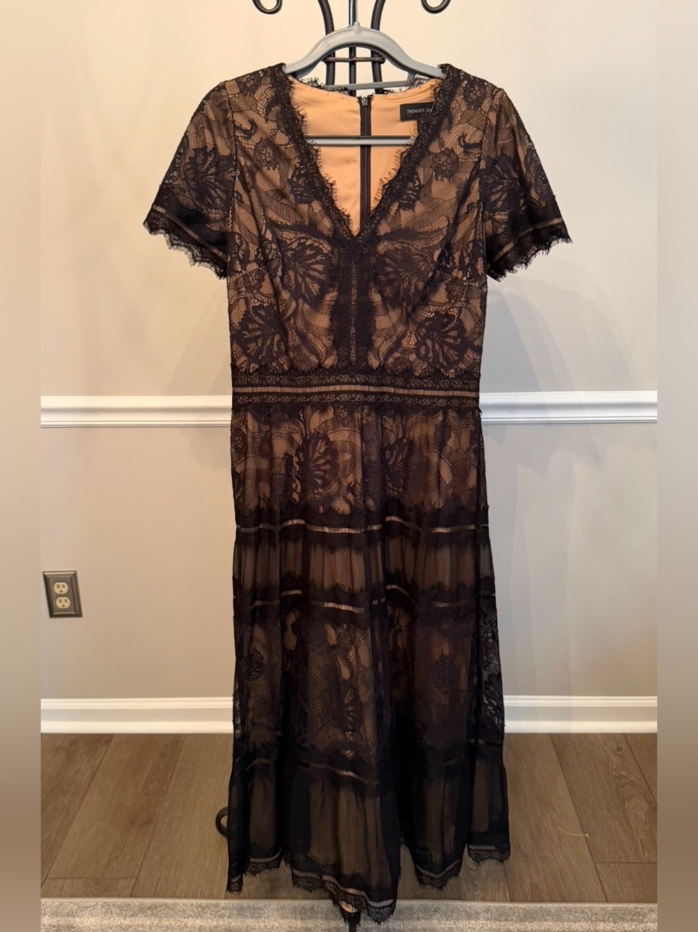 Tadashi Shoji Size 12 Black Nude Lace Illusion V Neck Midi Dress